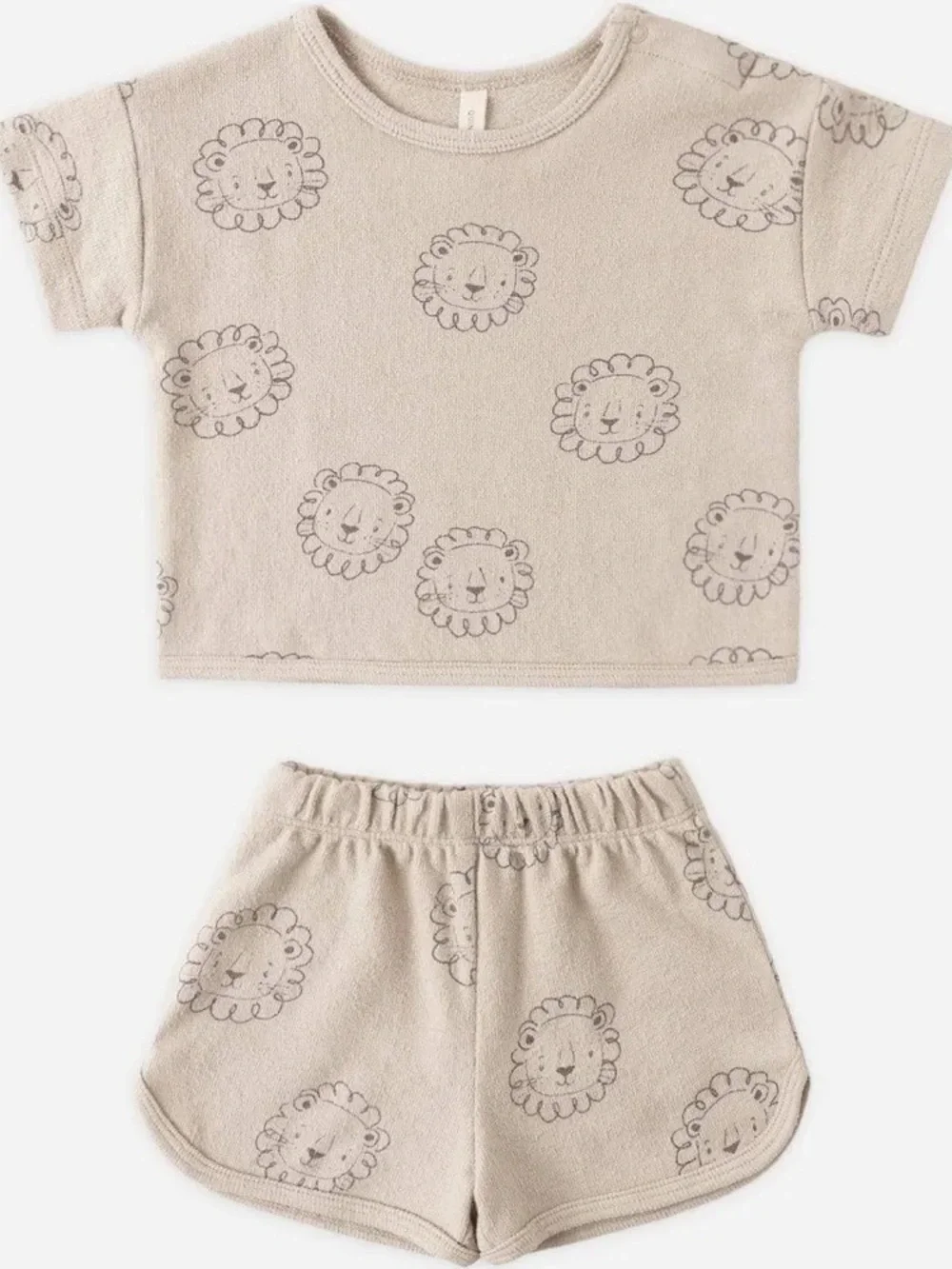NWT Quincy Mae Spongy Lion set